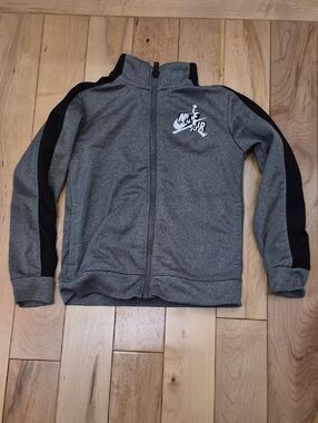 Boys Size 4T Nike Gray Jacket with Black Sleeve Stripes